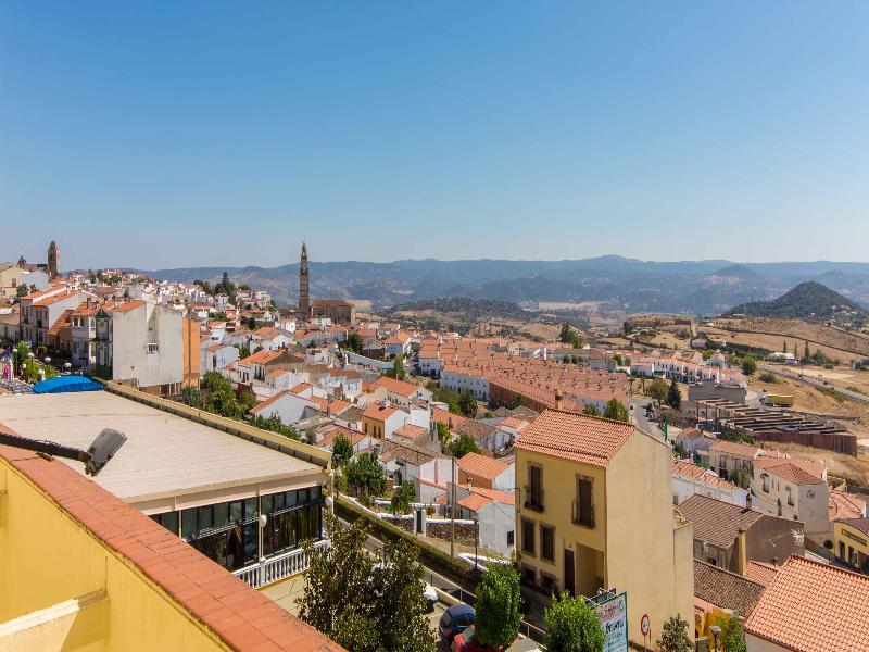 Hotel Los Templarios Jerez De Los Caballeros Eksteriør billede